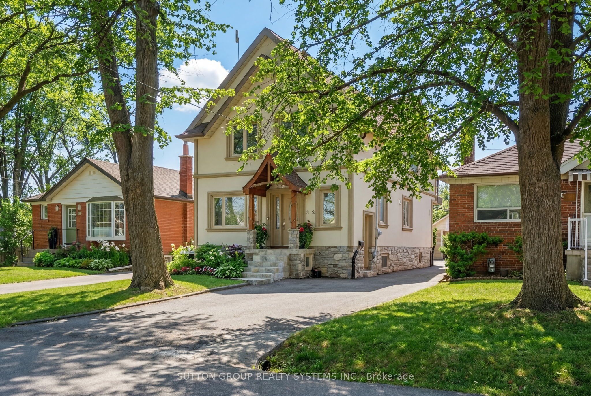 32 Green Lanes N/A, Toronto, ON M8Z 4V6 photo 3