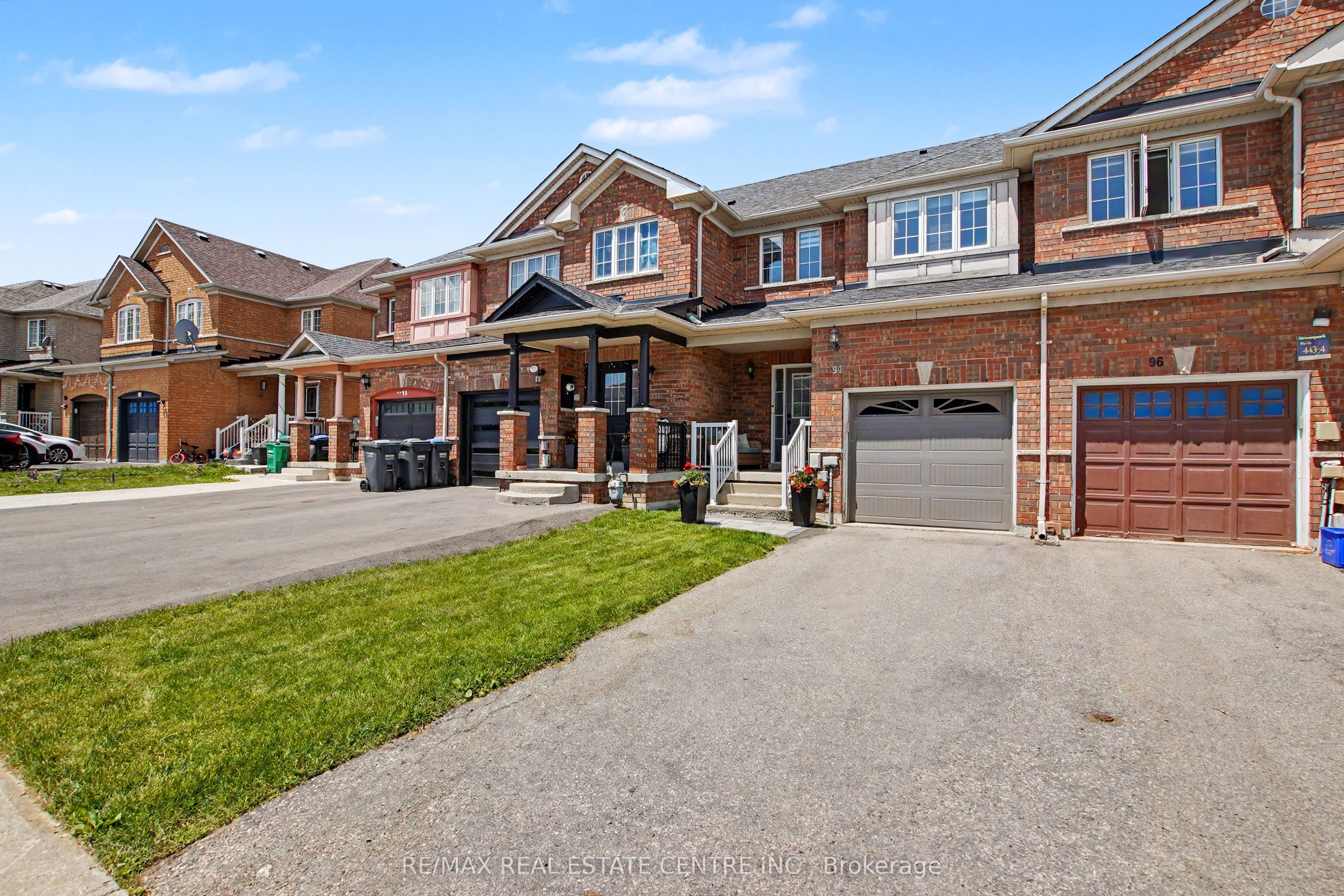 94 Timbertop Crescent, Brampton, ON L6R 3J2 photo 3