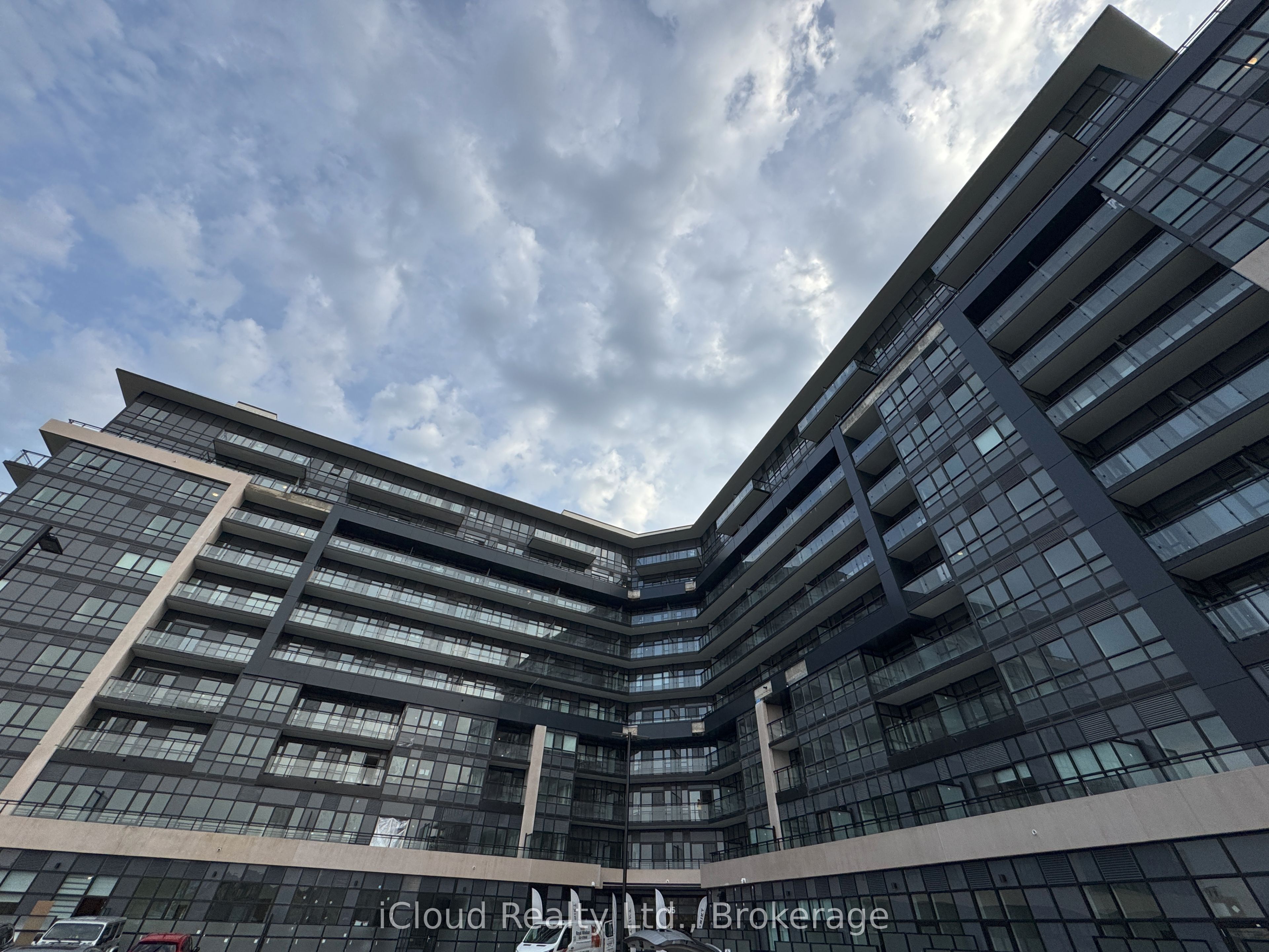 395 Dundas Street W 417, Oakville, ON L6M 5R8