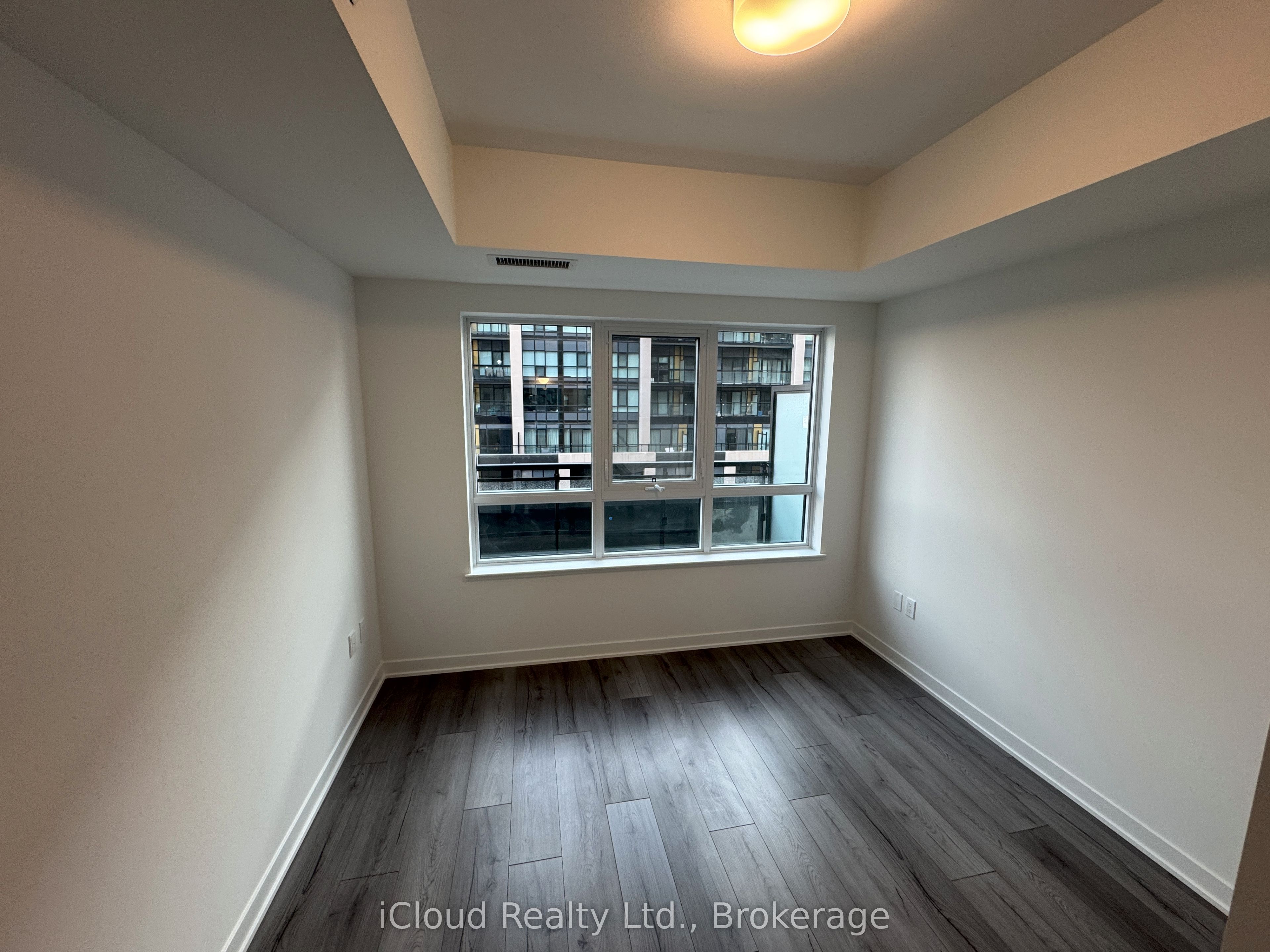 395 Dundas Street W 417, Oakville, ON L6M 5R8 photo 4