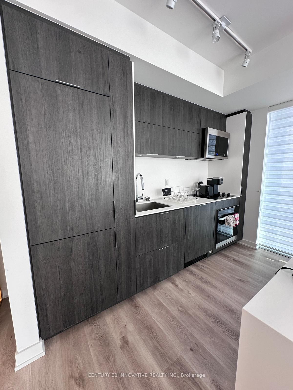 370 Martha Street 1710, Burlington, ON L7R 0G9 photo 5