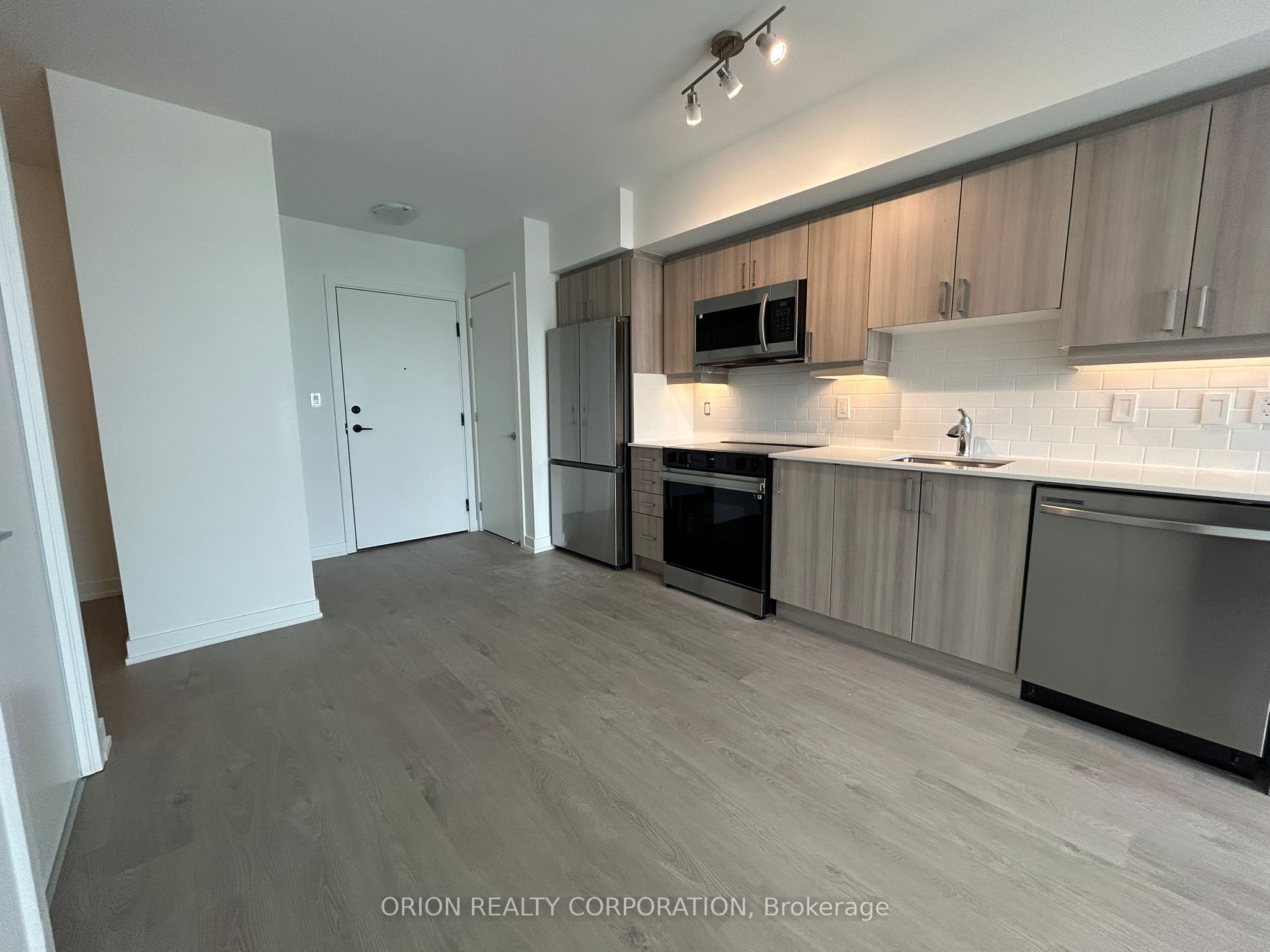 556 Marlee Avenue 712, Toronto, ON M6B 0B1 photo 4