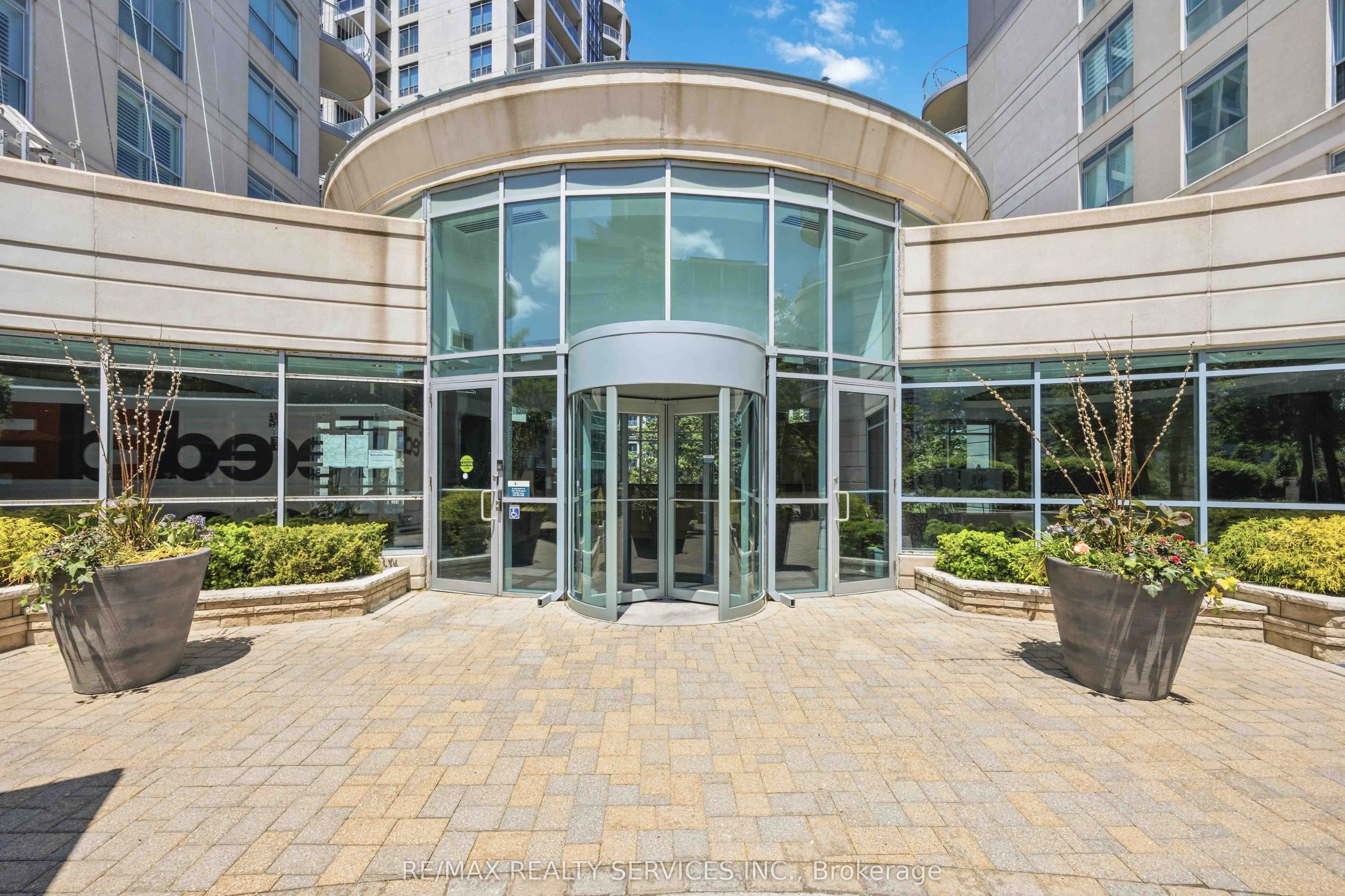 2111 Lake Shore Boulevard W 121, Toronto, ON M8V 4B2 photo 2