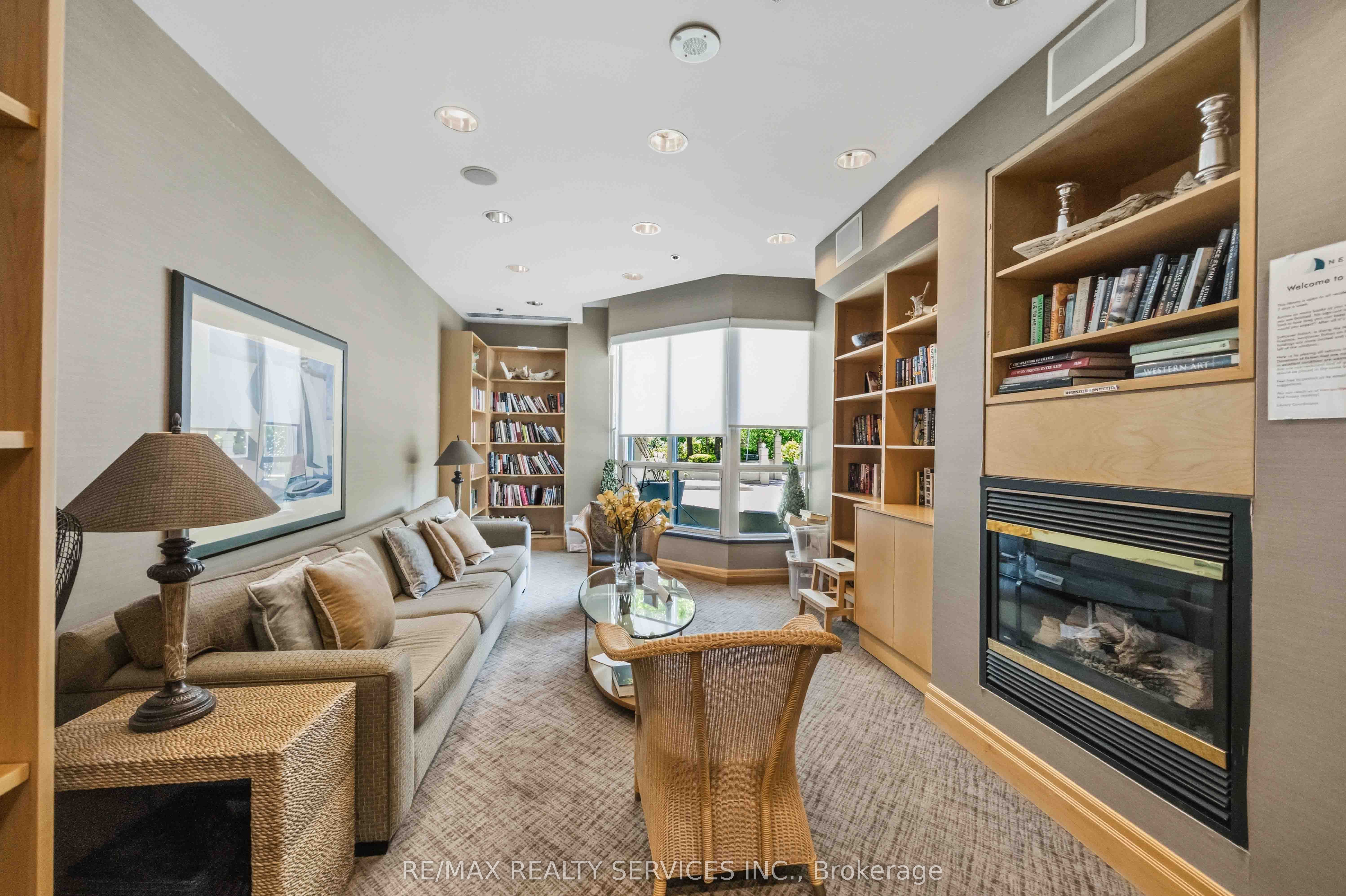 2111 Lake Shore Boulevard W 121, Toronto, ON M8V 4B2 photo 4