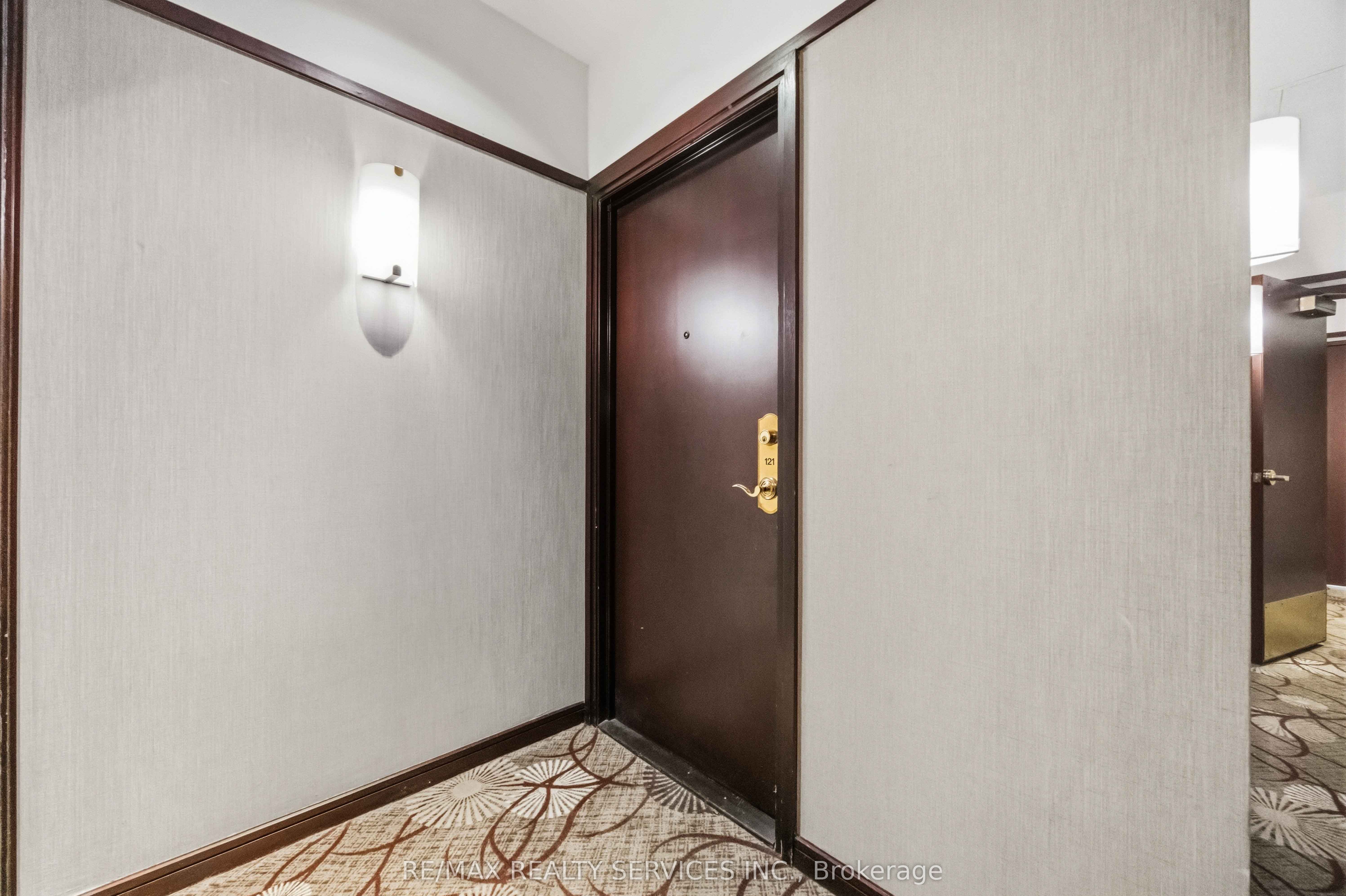 2111 Lake Shore Boulevard W 121, Toronto, ON M8V 4B2 photo 5