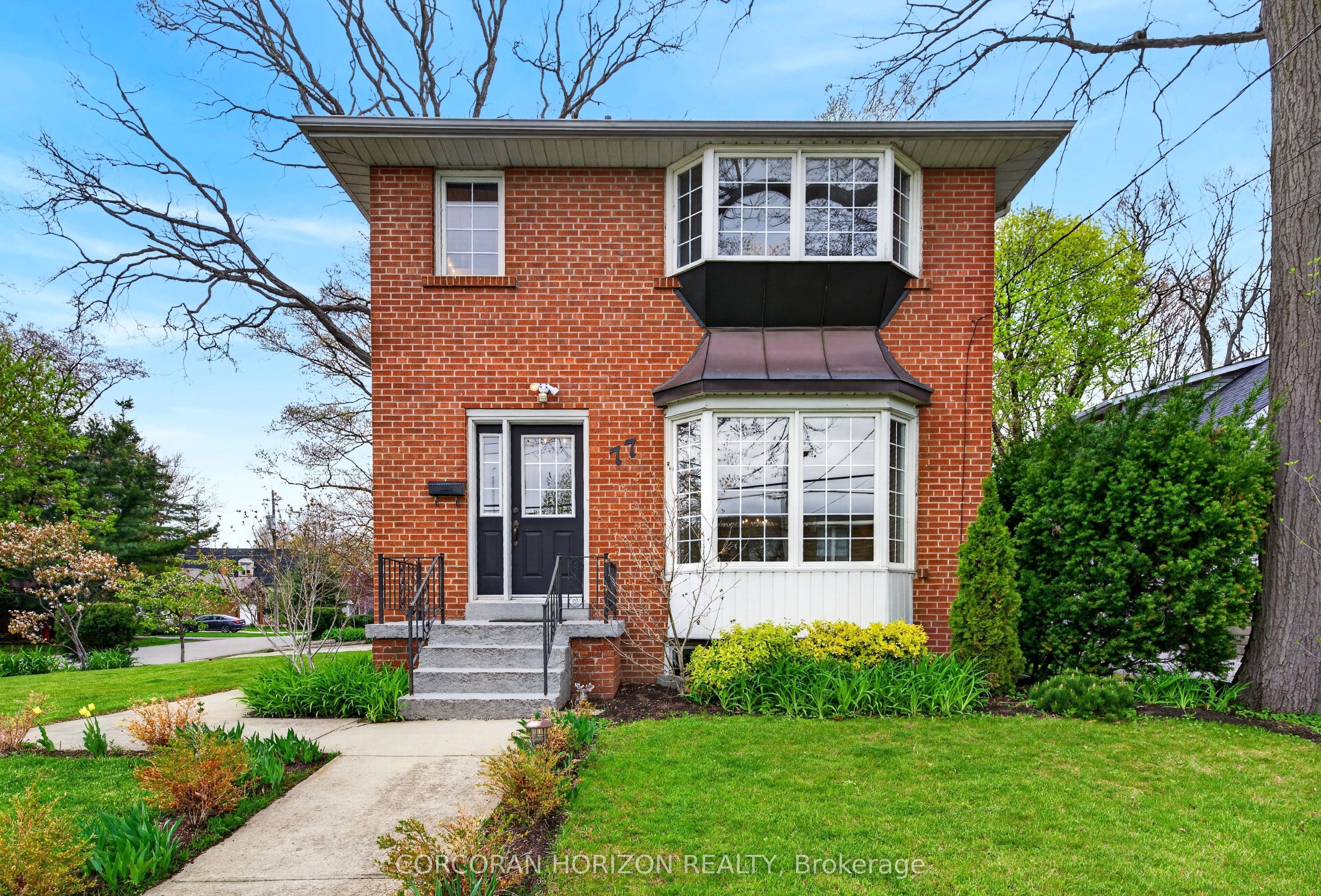 77 Mineola Road E, Mississauga, ON L5G 2E6 photo 2
