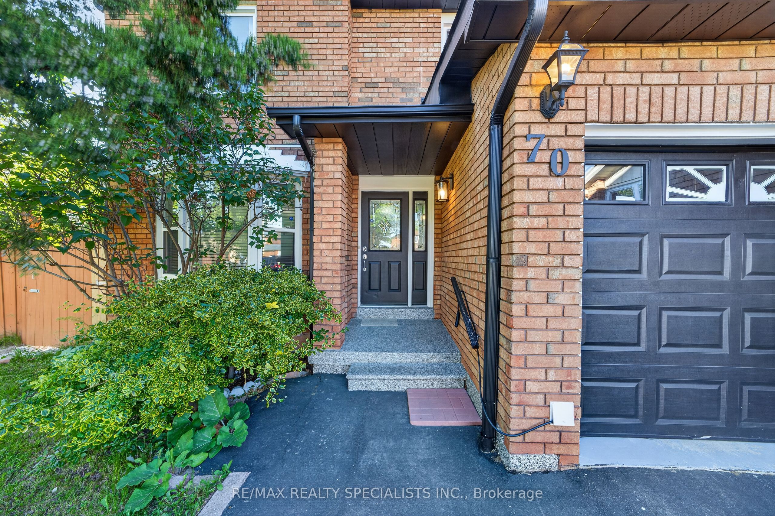 70 Tulip Drive, Brampton, ON L6Y 3W7 photo 5