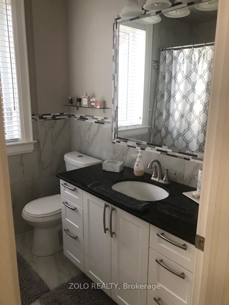 823 Lansdowne Avenue 2, Toronto, ON M6H 3Z2