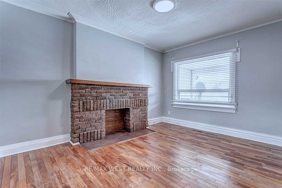 1232 Davenport Road Main, Toronto, ON M6H 2G9 photo 3