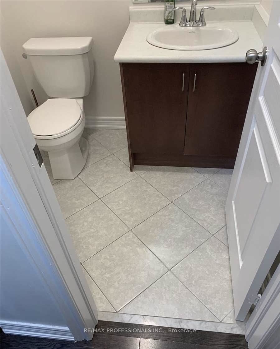 44 VILLADOWNS Trail, Brampton, ON L6R 3V7 photo 4