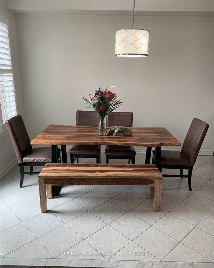 44 VILLADOWNS Trail, Brampton, ON L6R 3V7 photo 5