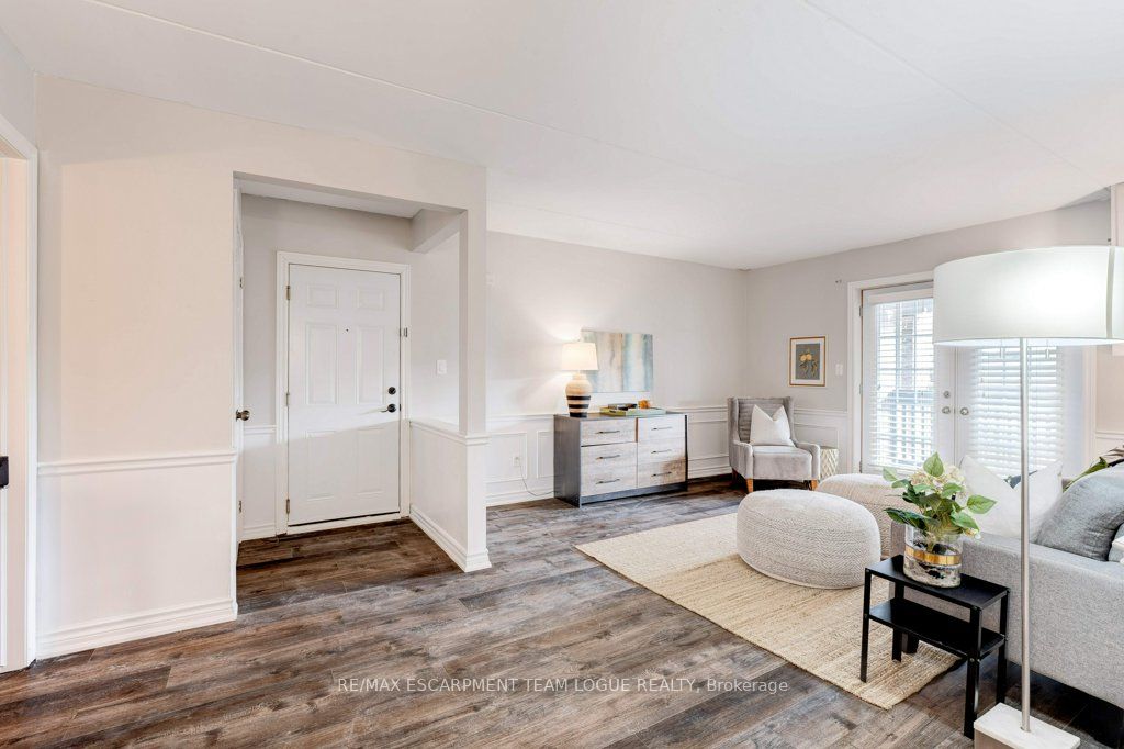 2040 Cleaver Avenue 206, Burlington, ON L7M 4C4 photo 4