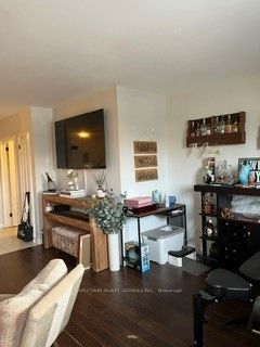 2906A Dufferin Street, Toronto, ON M6B 3S8 photo 5