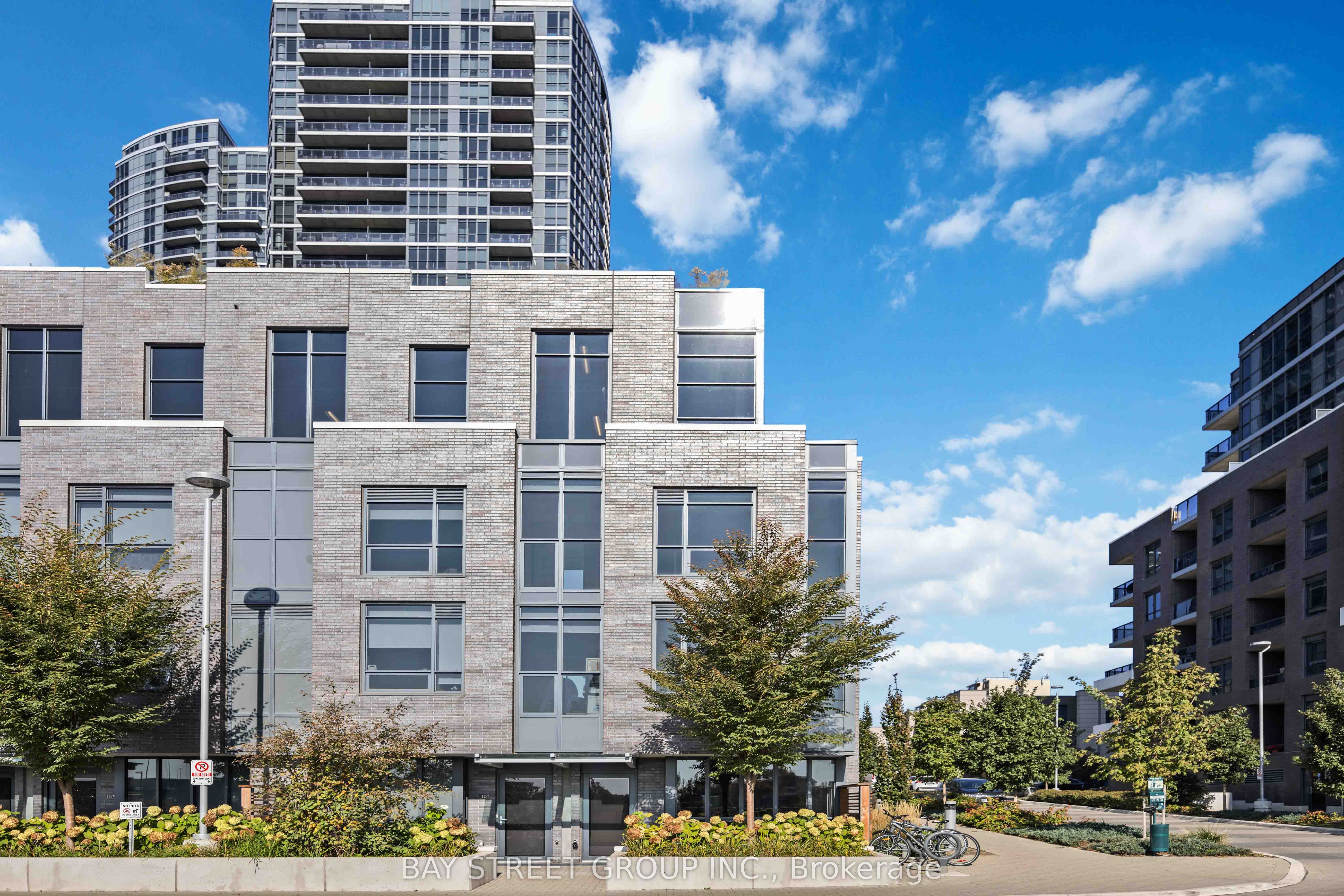 30 Gibbs Road TH101, Toronto, ON M9B 0E4 photo 2