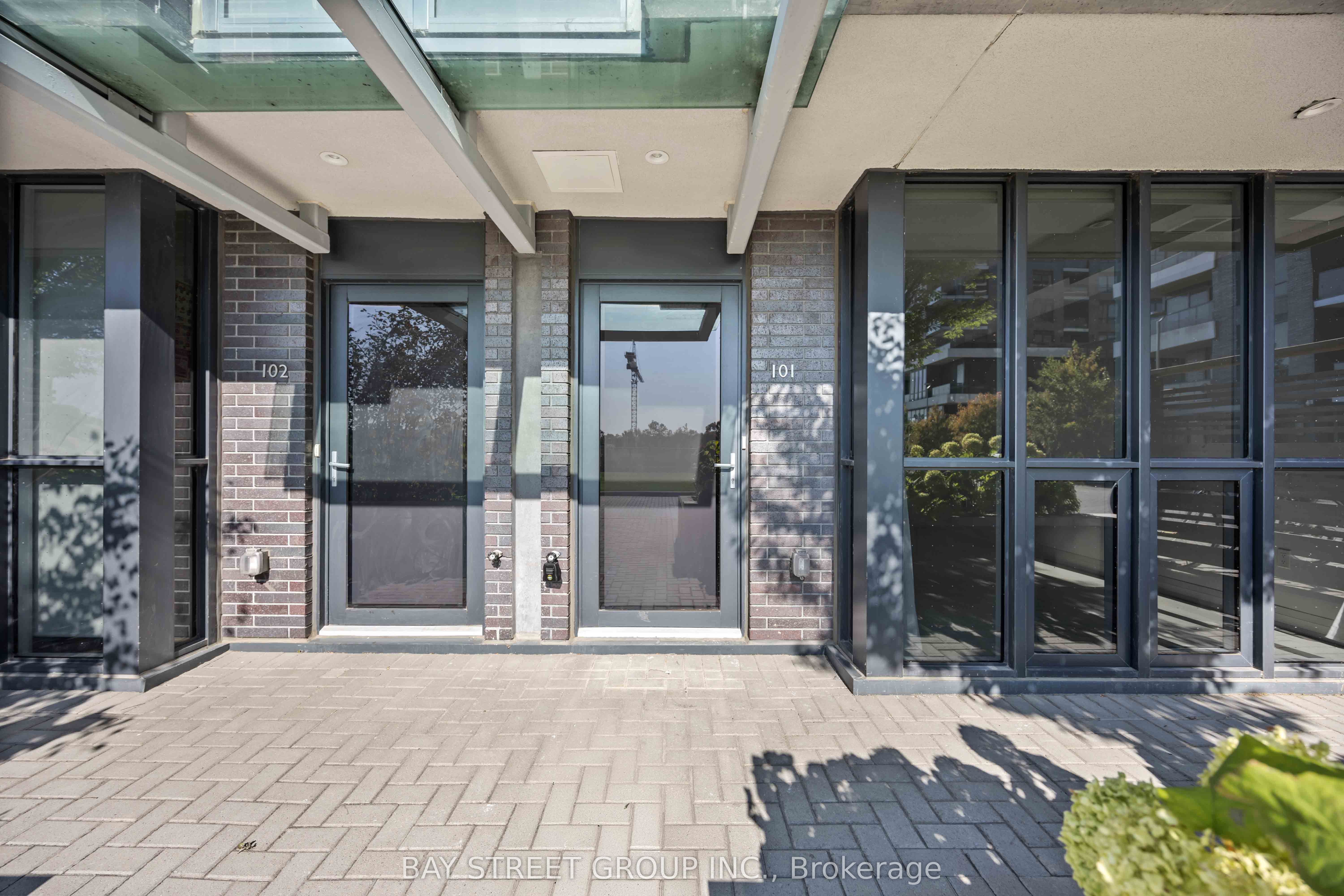 30 Gibbs Road TH101, Toronto, ON M9B 0E4 photo 3