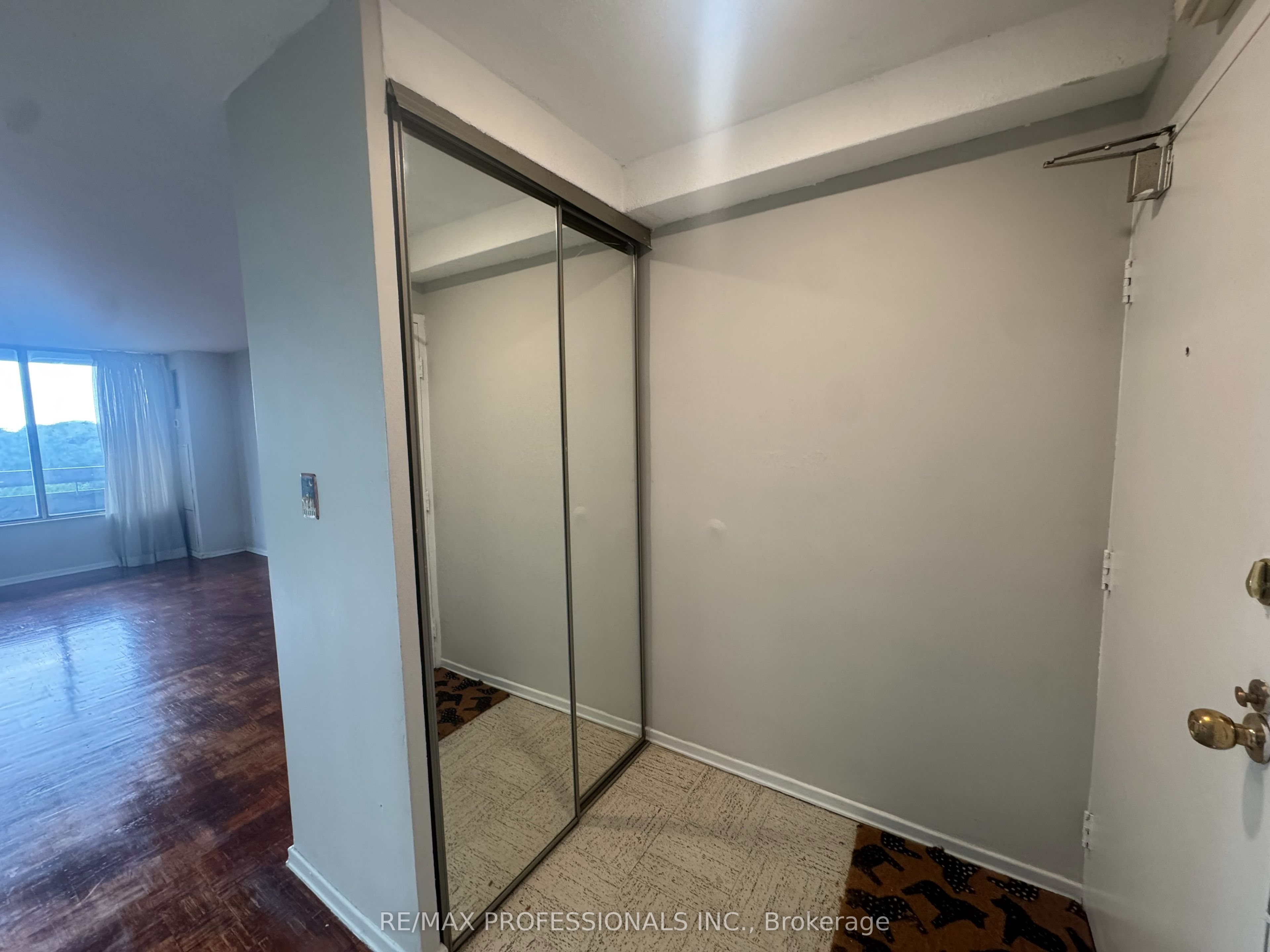 11 Wincott Drive 602, Toronto, ON M9R 2R9 photo 2
