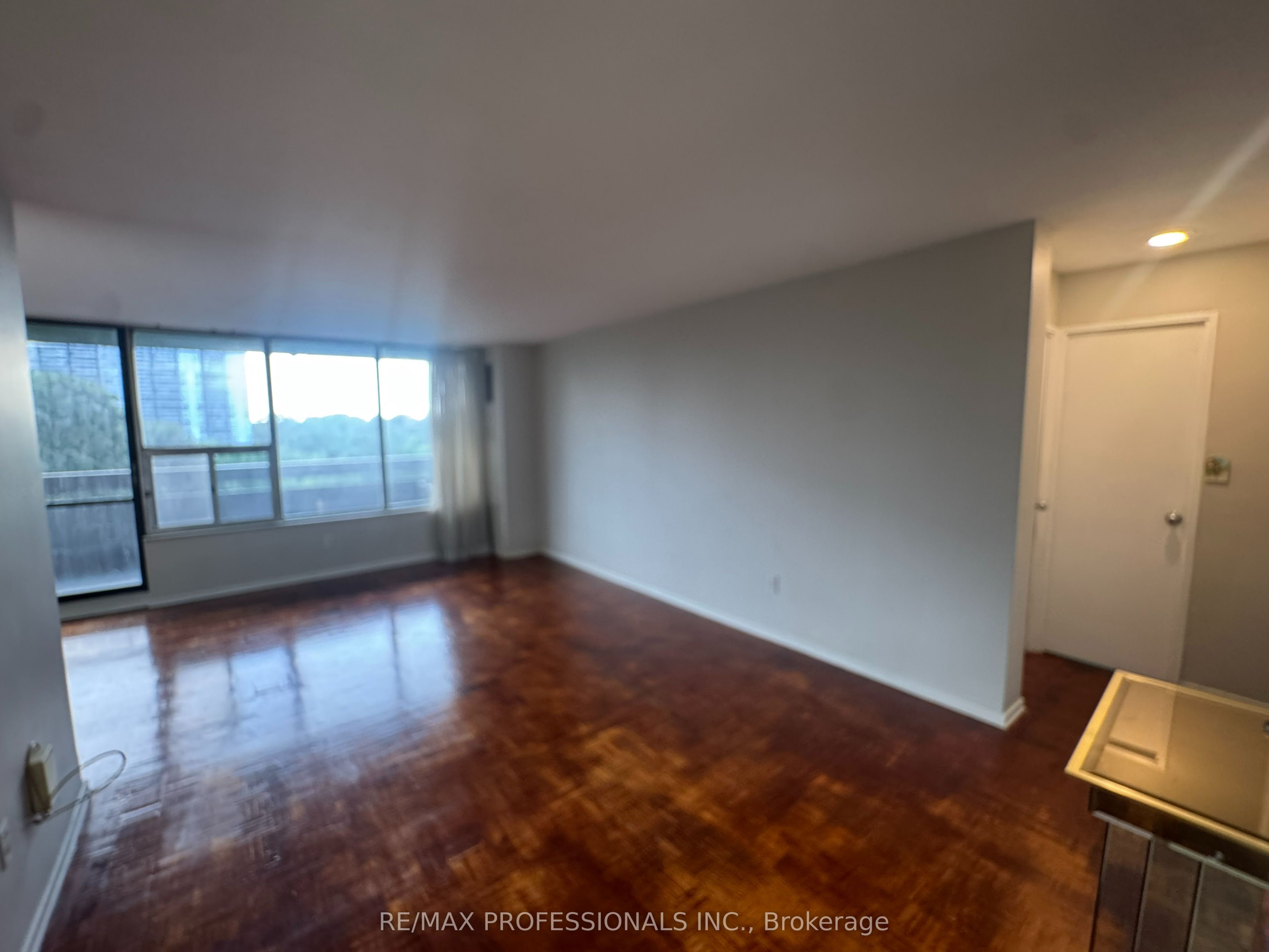 11 Wincott Drive 602, Toronto, ON M9R 2R9 photo 3