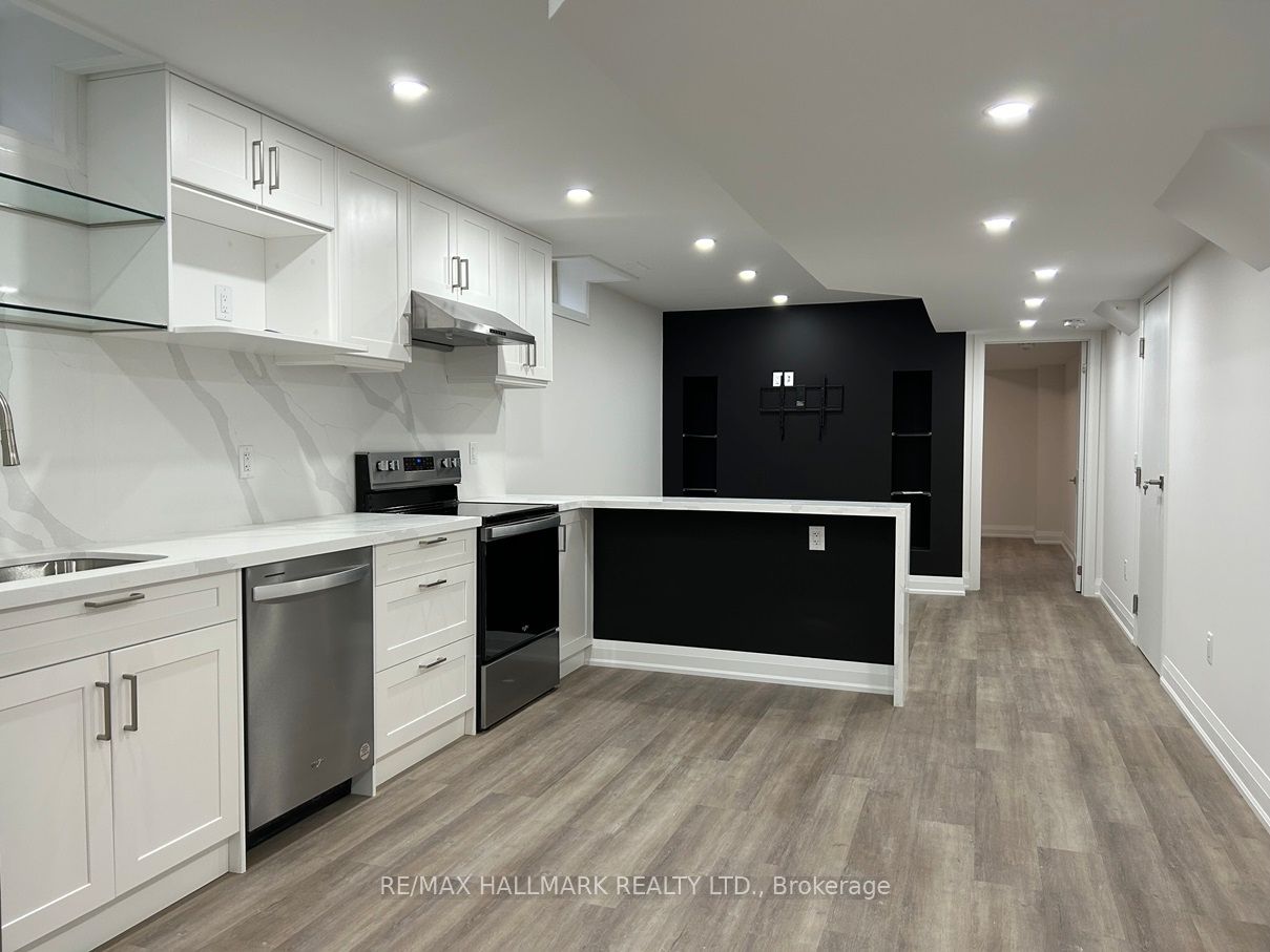18 Knox Avenue Bsmt, Toronto, ON M9L 2M3 photo 2