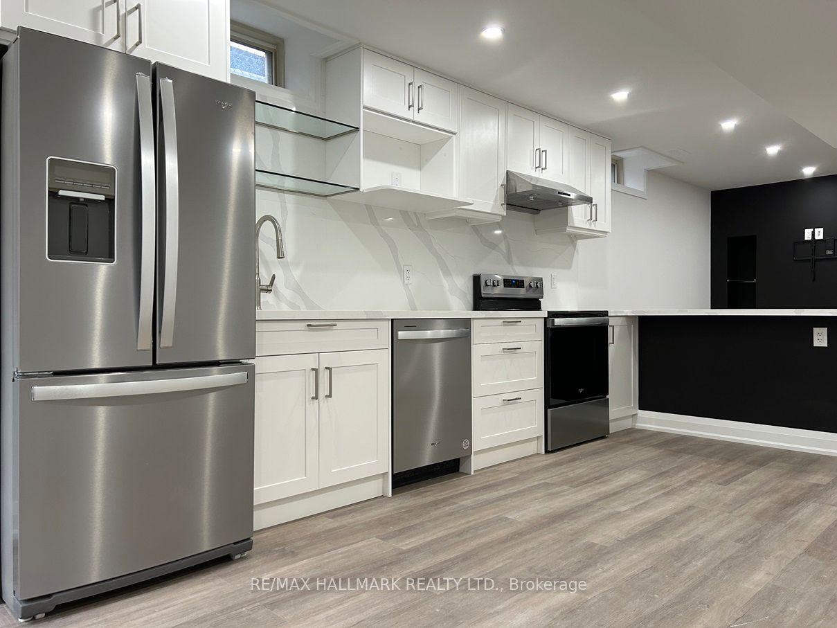 18 Knox Avenue Bsmt, Toronto, ON M9L 2M3 photo 3