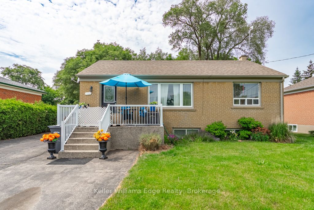 1025 Pinegrove Road, Oakville, ON L6L 2W3