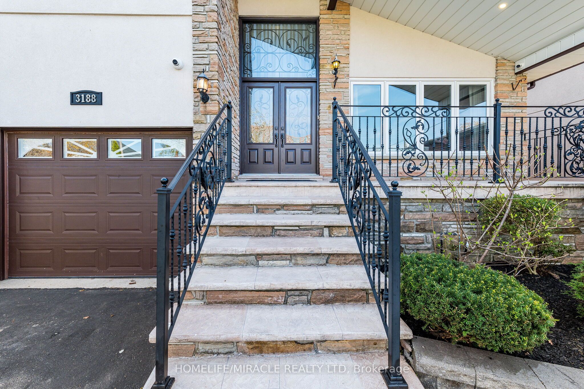 3188 Parkerhill Road, Mississauga, ON L5B 1V8 photo 4