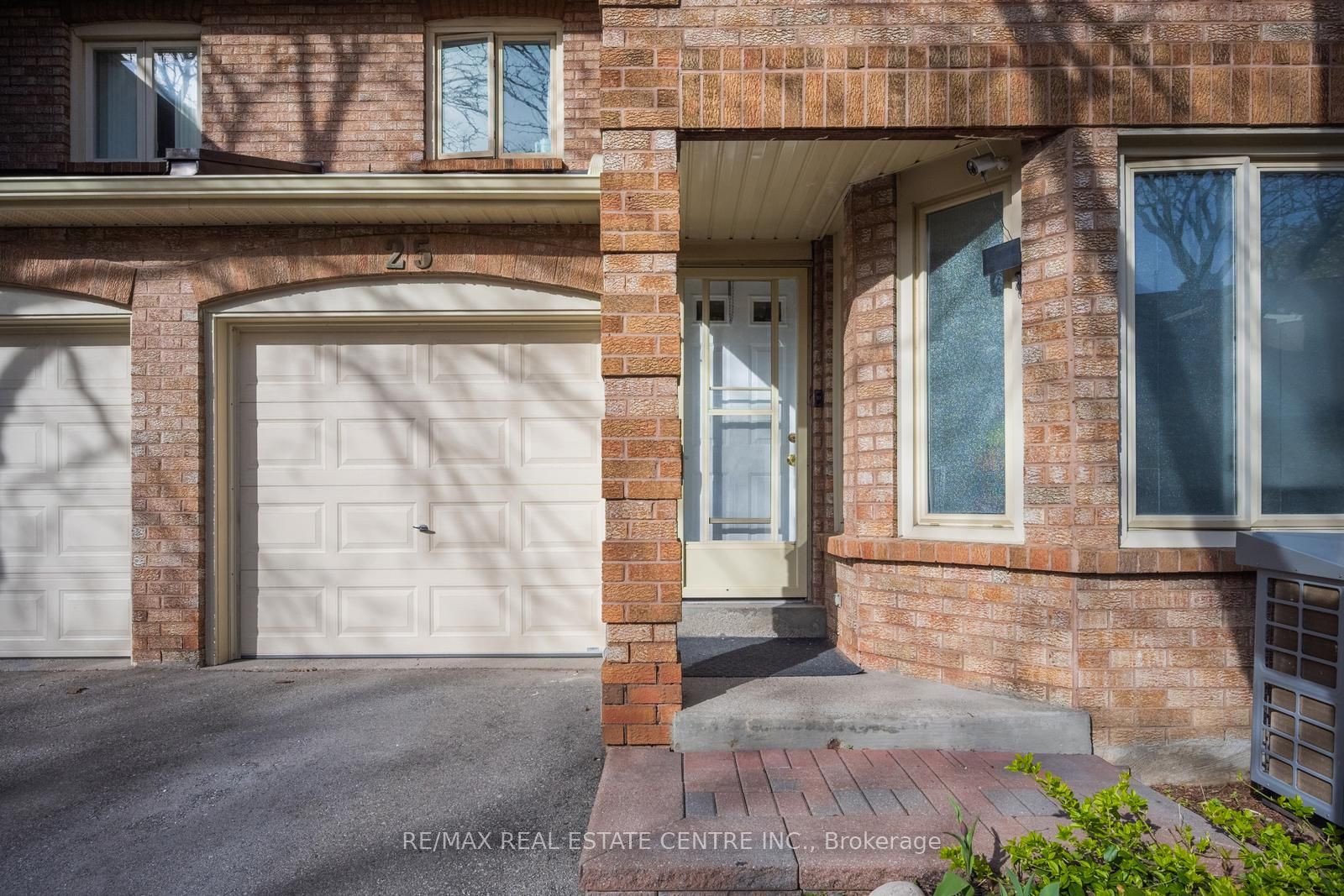 5020 Delaware Drive 25, Mississauga, ON L4Z 3C7 photo 3
