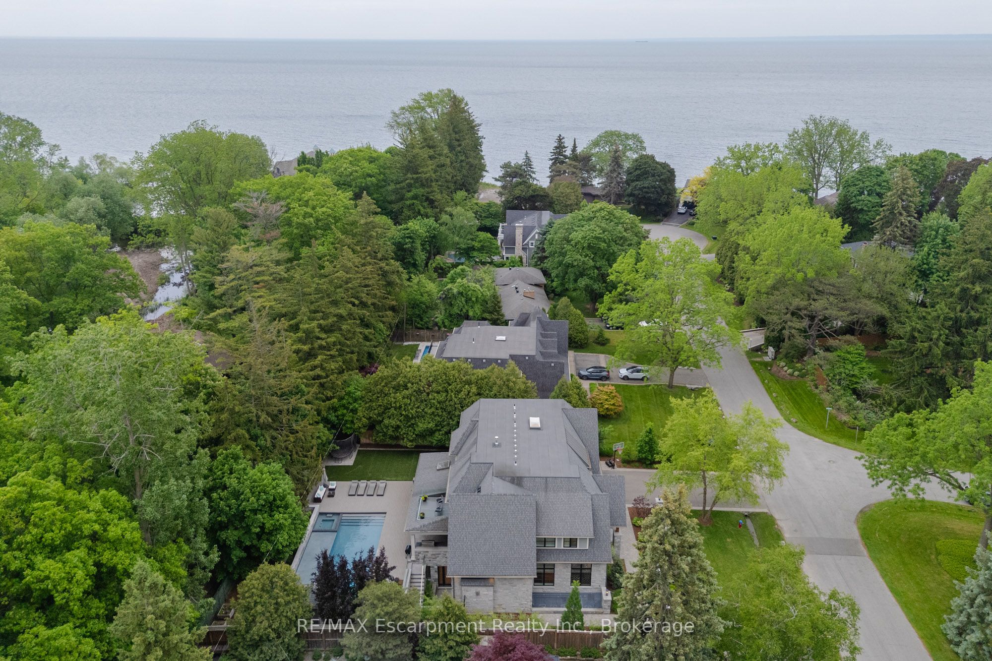 129 WOLFDALE Avenue, Oakville, ON L6L 4R9 photo 3
