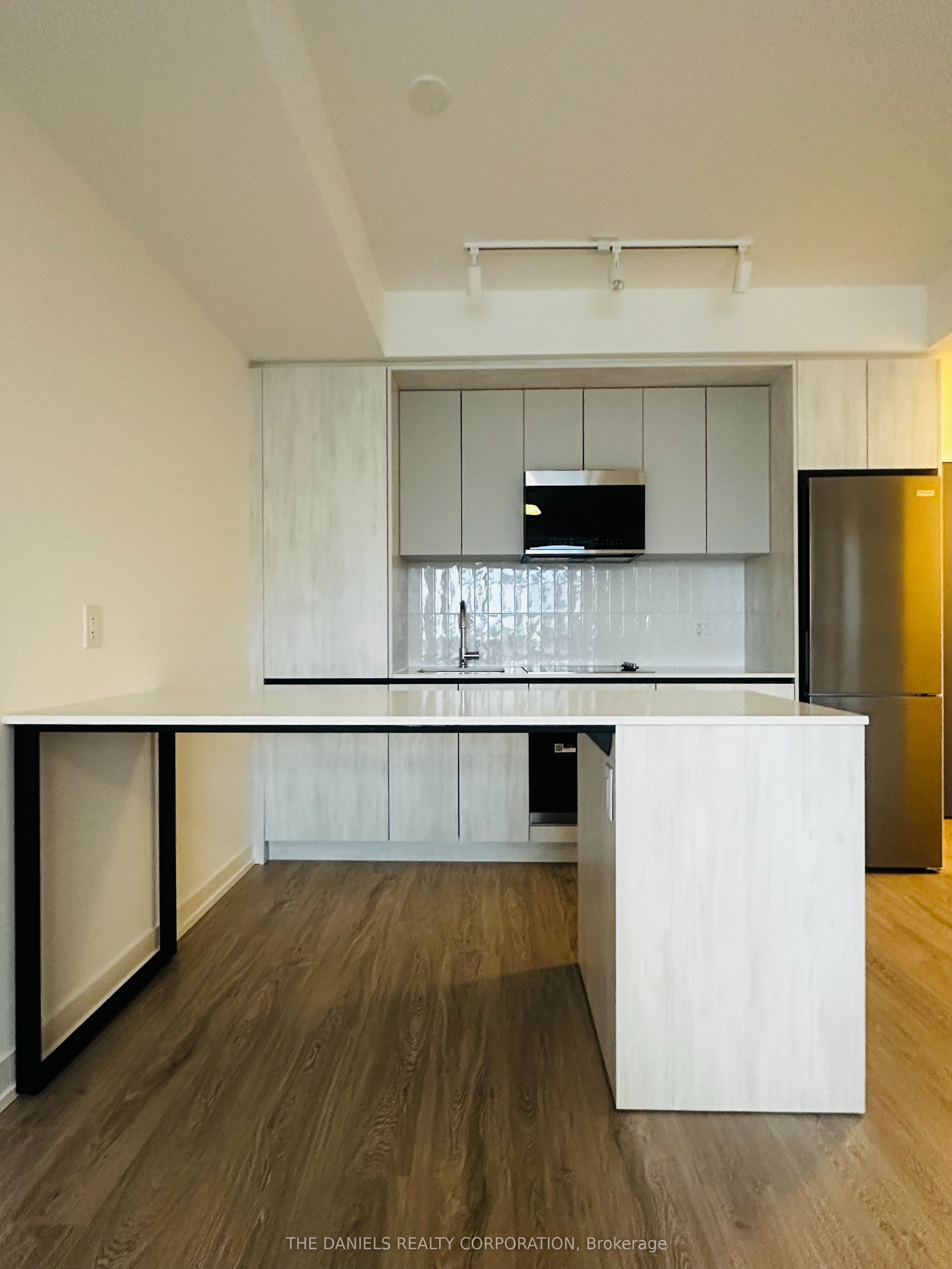 2485 Eglinton Avenue W 1518, Mississauga, ON L5M 2T1 photo 4
