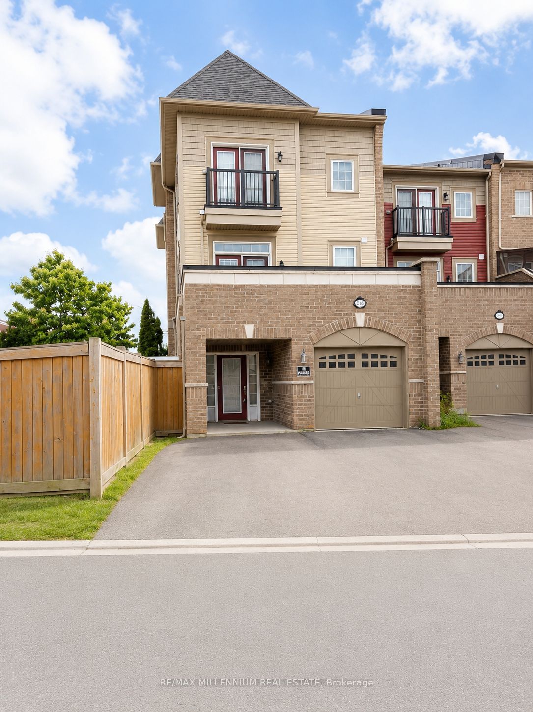 218 Dougall Avenue, Caledon, ON L7C 3T6