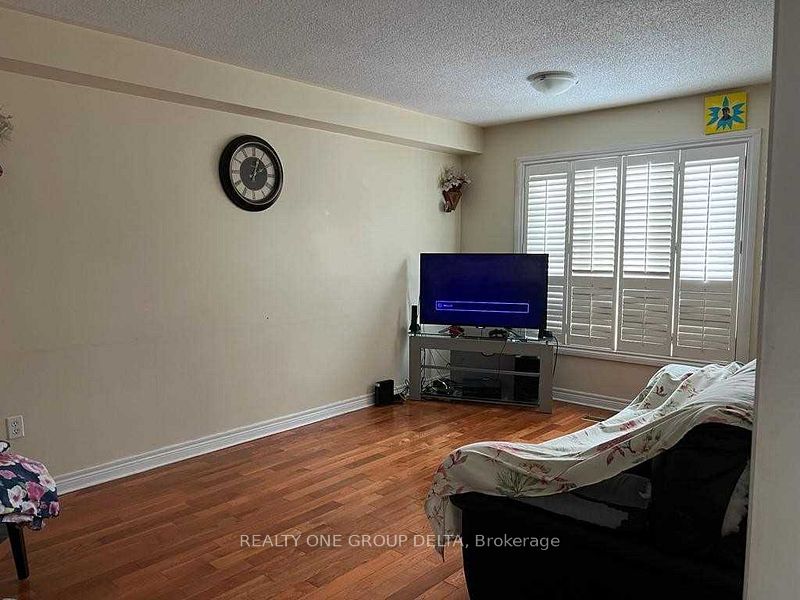 24 Arborview Crescent Upper, Toronto, ON M9W 7B3 photo 4