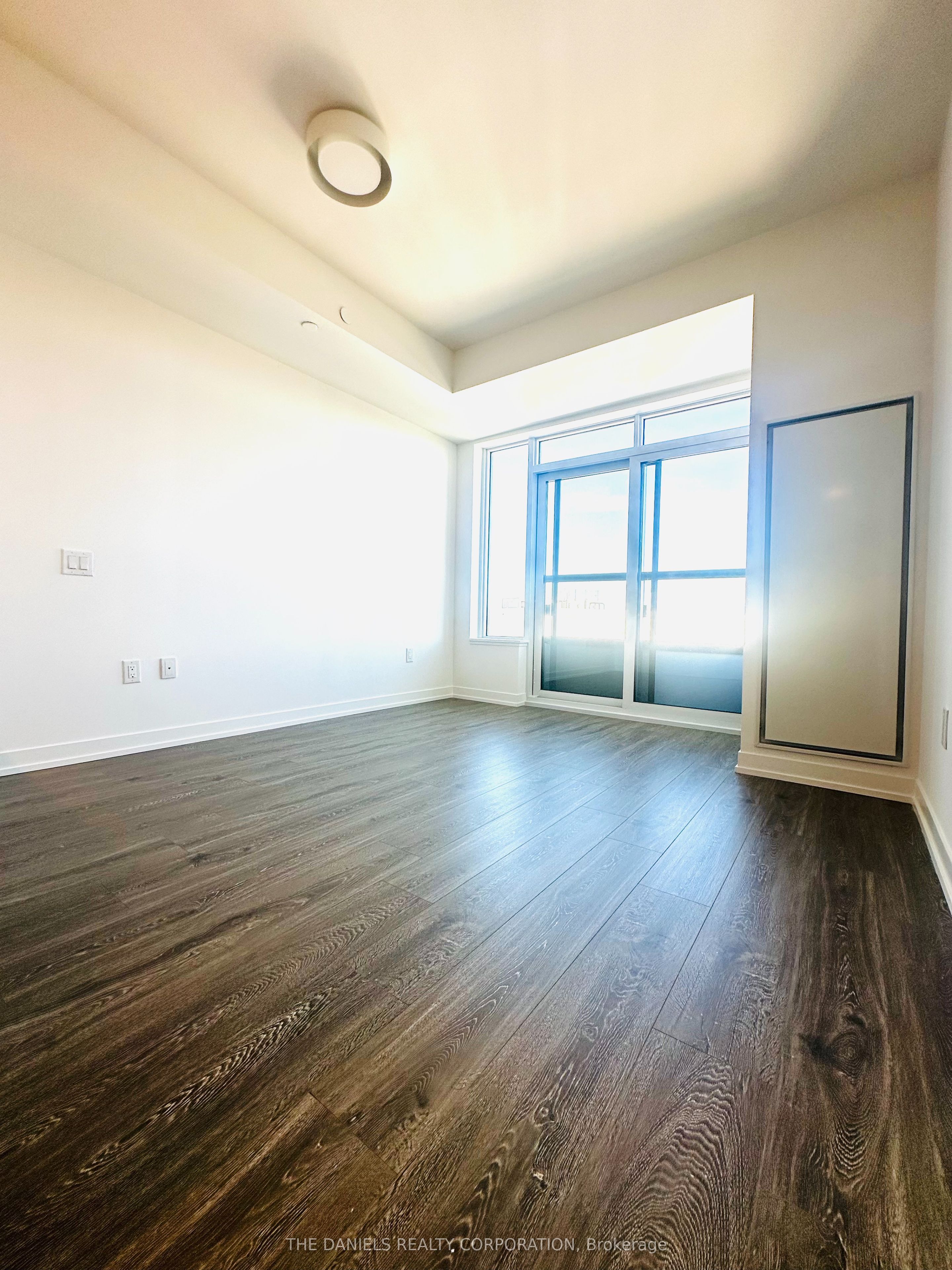 2485 Eglinton Avenue W 714, Mississauga, ON L5M 2T1