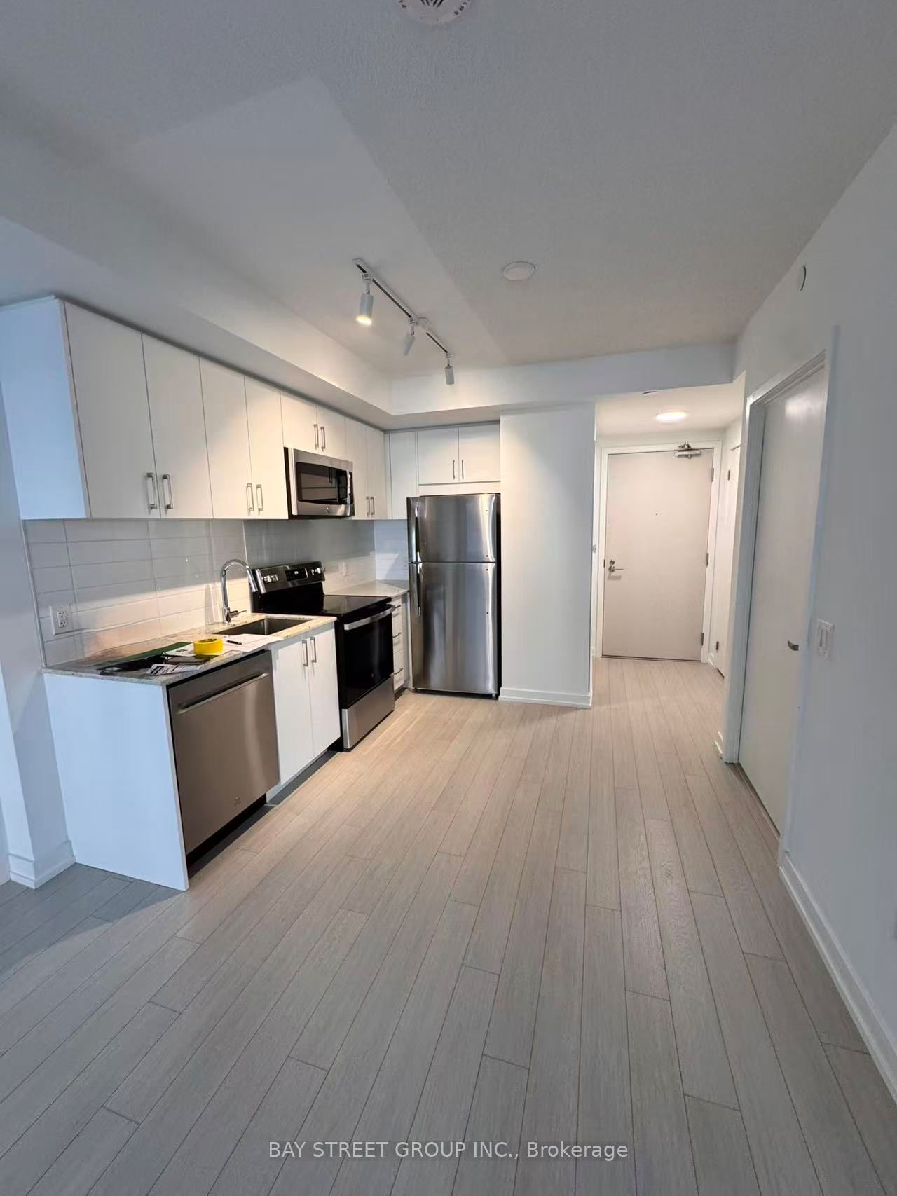 4010 Eglinton Avenue W 205, Toronto, ON M9A 0G5 photo 3