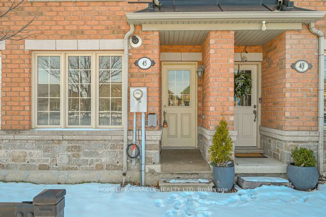 45 Peach Drive, Brampton, ON L6R 0W6 photo 2