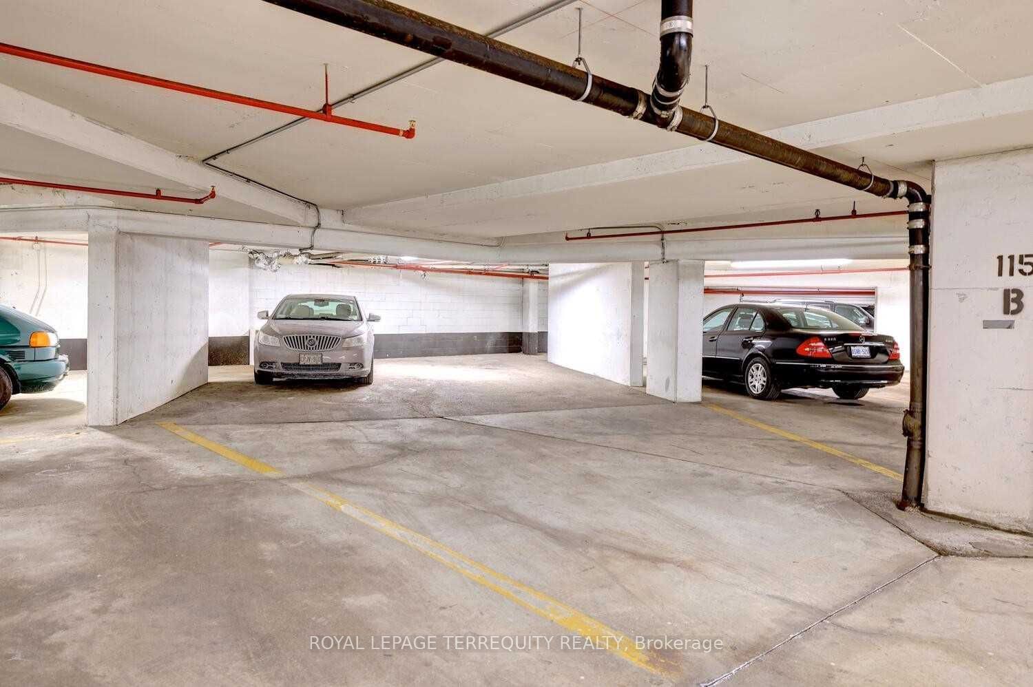 2010 Islington Avenue 1003, Toronto, ON M9P 3S8 photo 3