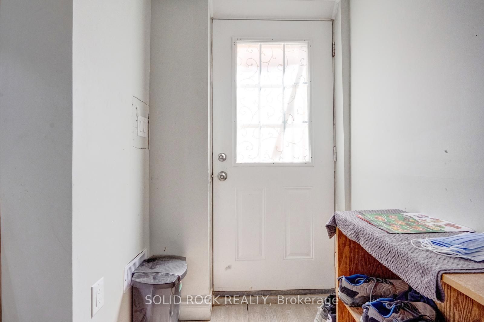 60 Martindale Crescent, Brampton, ON L6X 2T9 photo 4