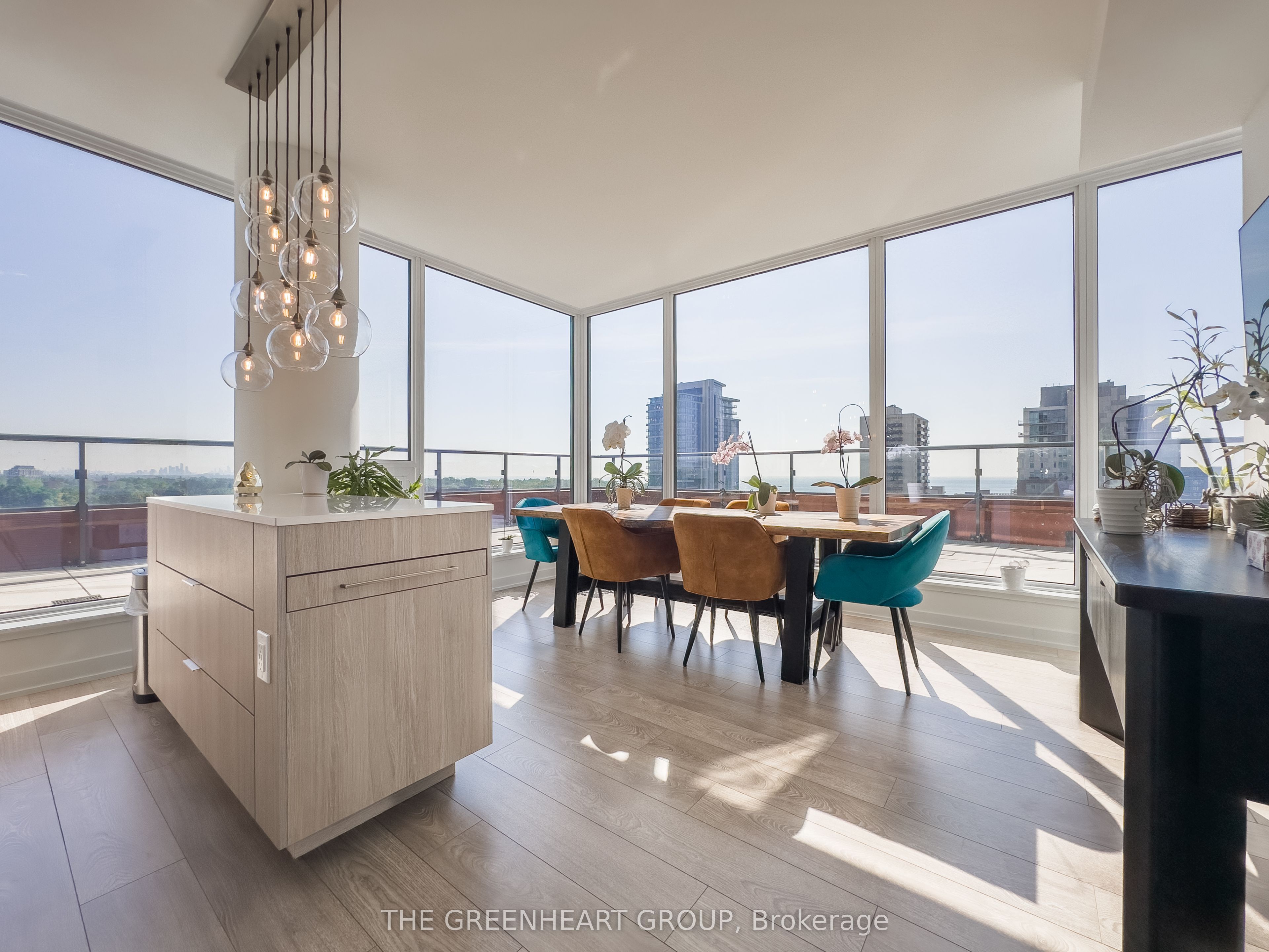 28 Ann Street 907, Mississauga, ON L5G 0E1