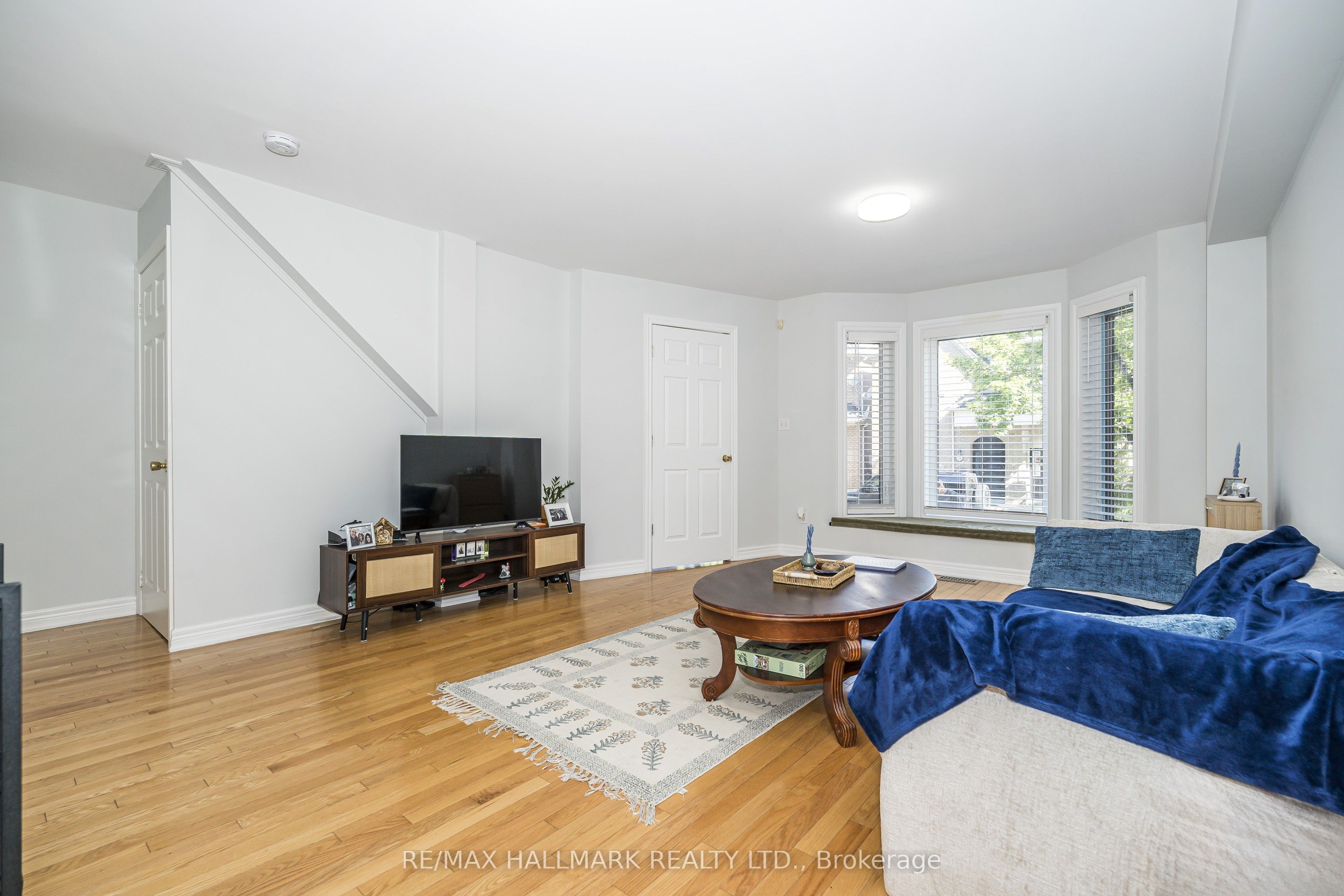 125 Viella Street Main/Base, Toronto, ON M6N 5C7 photo 5