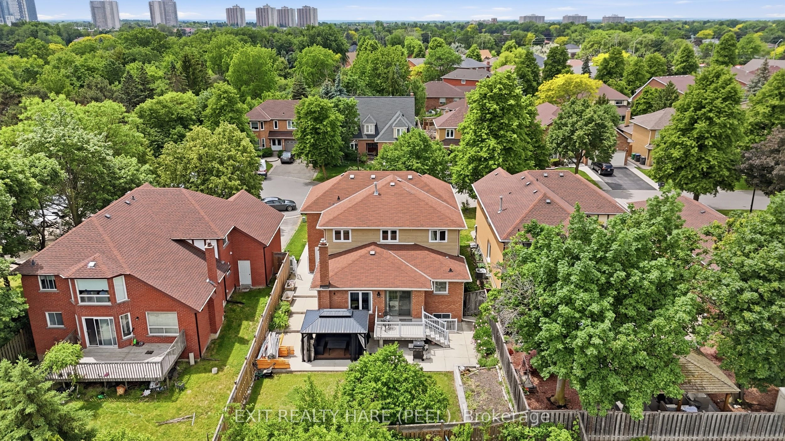 14 Warrington Court, Brampton, ON L6W 4G7 photo 3