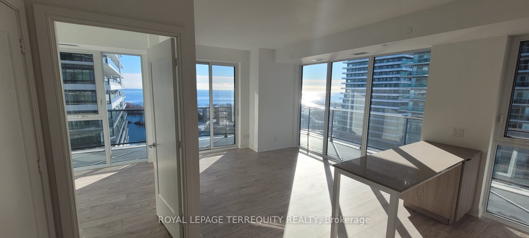 70 Annie Craig Drive 1407, Toronto, ON M8V 0G2 photo 2