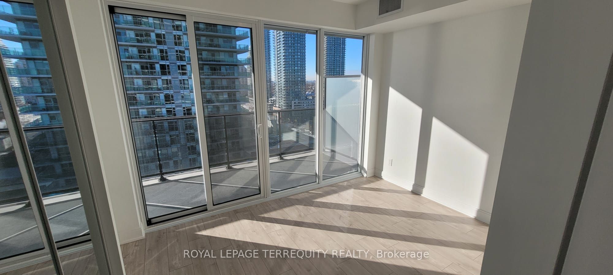 70 Annie Craig Drive 1407, Toronto, ON M8V 0G2 photo 4
