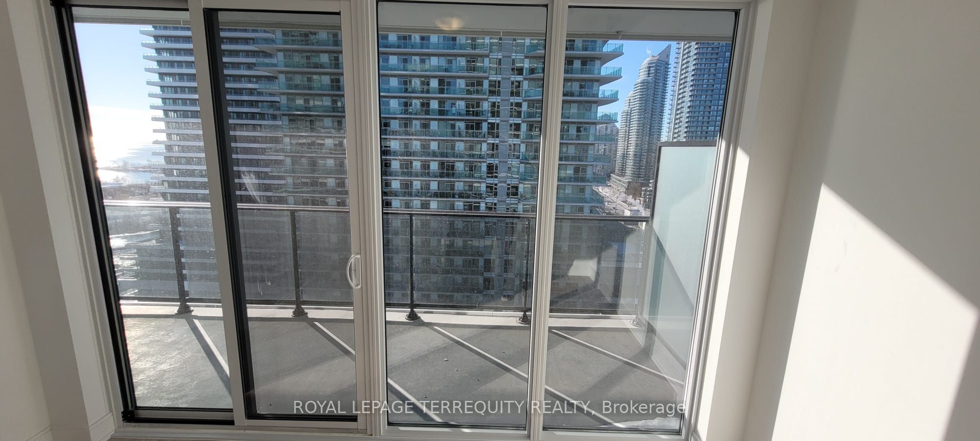70 Annie Craig Drive 1407, Toronto, ON M8V 0G2 photo 5