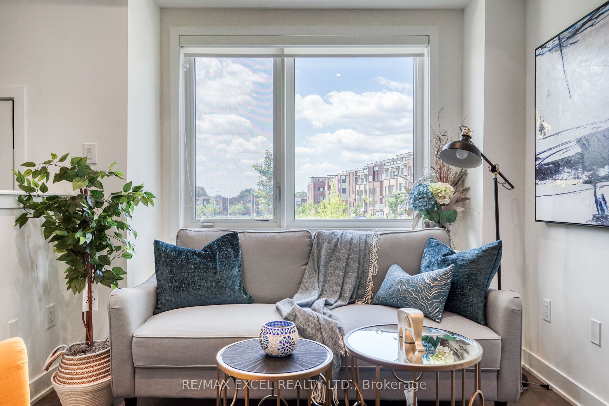 107 Frederick Tisdale Drive, Toronto, ON M3K 0C6 photo 4