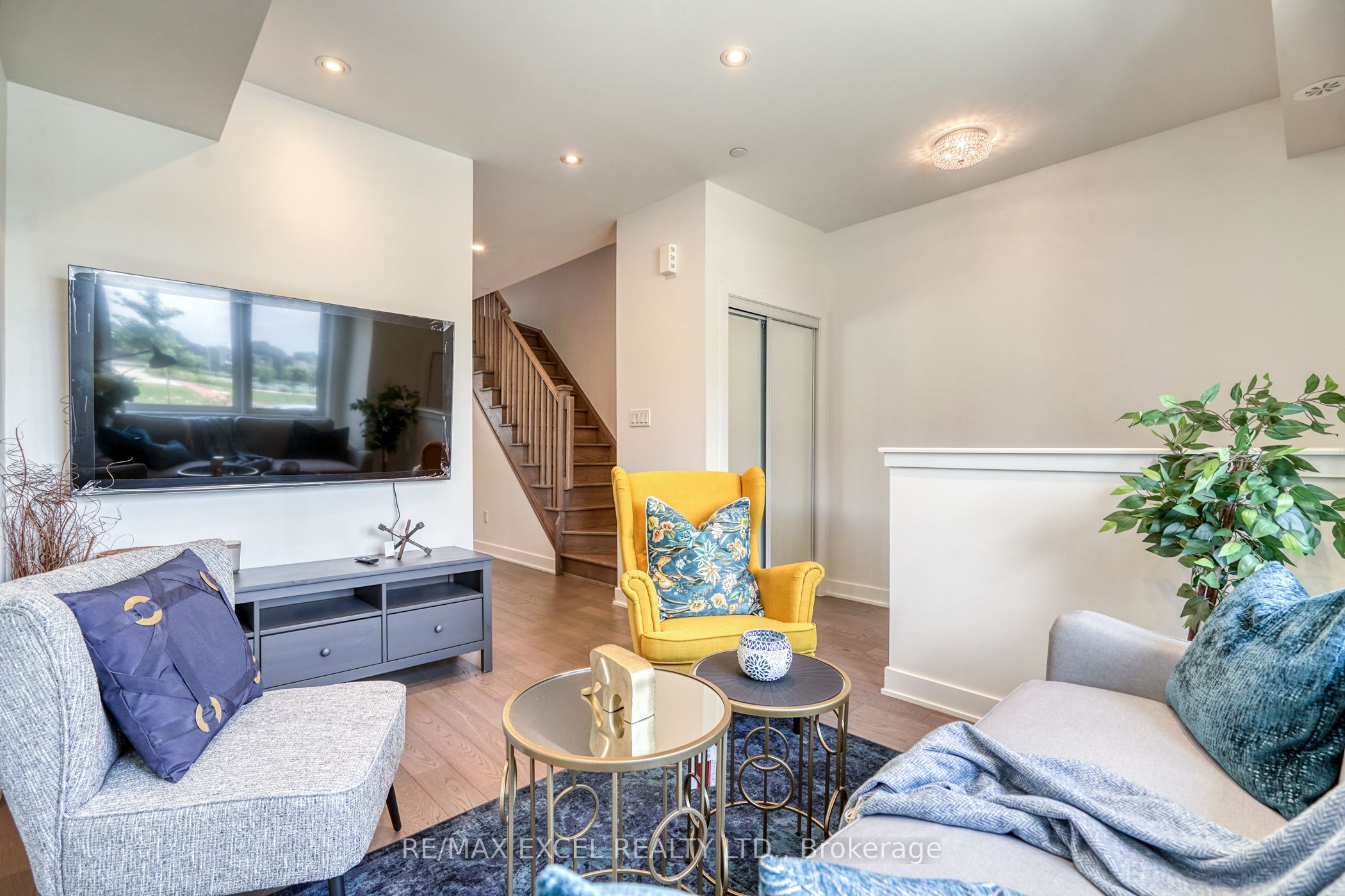 107 Frederick Tisdale Drive, Toronto, ON M3K 0C6 photo 5
