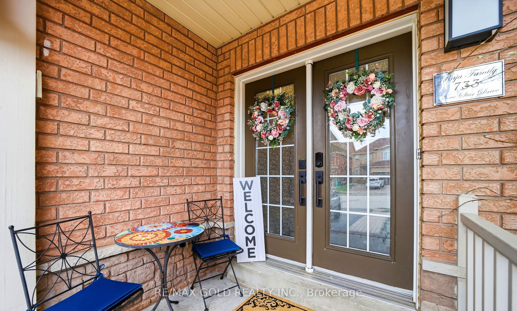 733 Novo Star Drive, Mississauga, ON L5W 1C7 photo 2