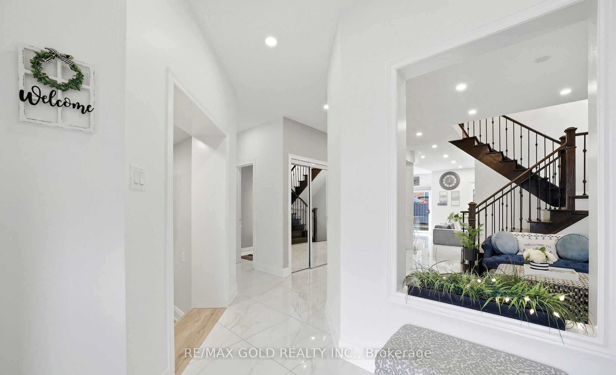 733 Novo Star Drive, Mississauga, ON L5W 1C7 photo 4