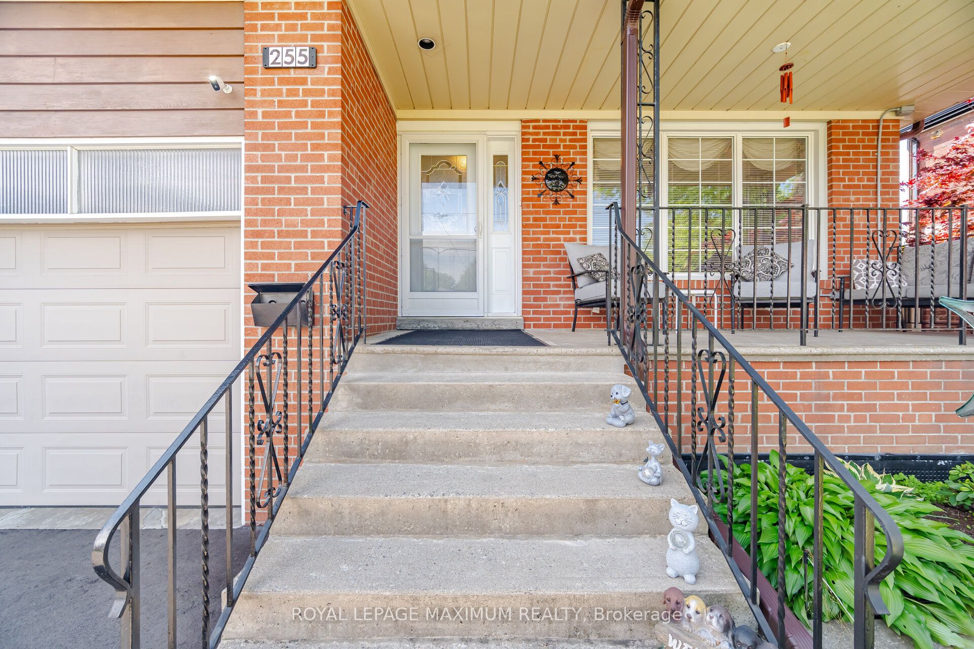 255 John Street, Toronto, ON M9N 1K1 photo 2