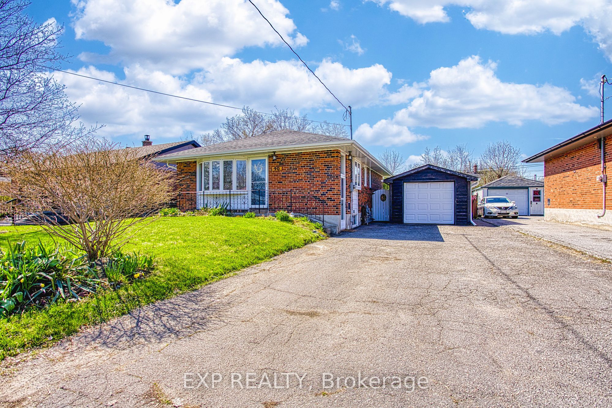 90 Prince Charles Drive, Halton Hills, ON L7G 3V4 photo 2