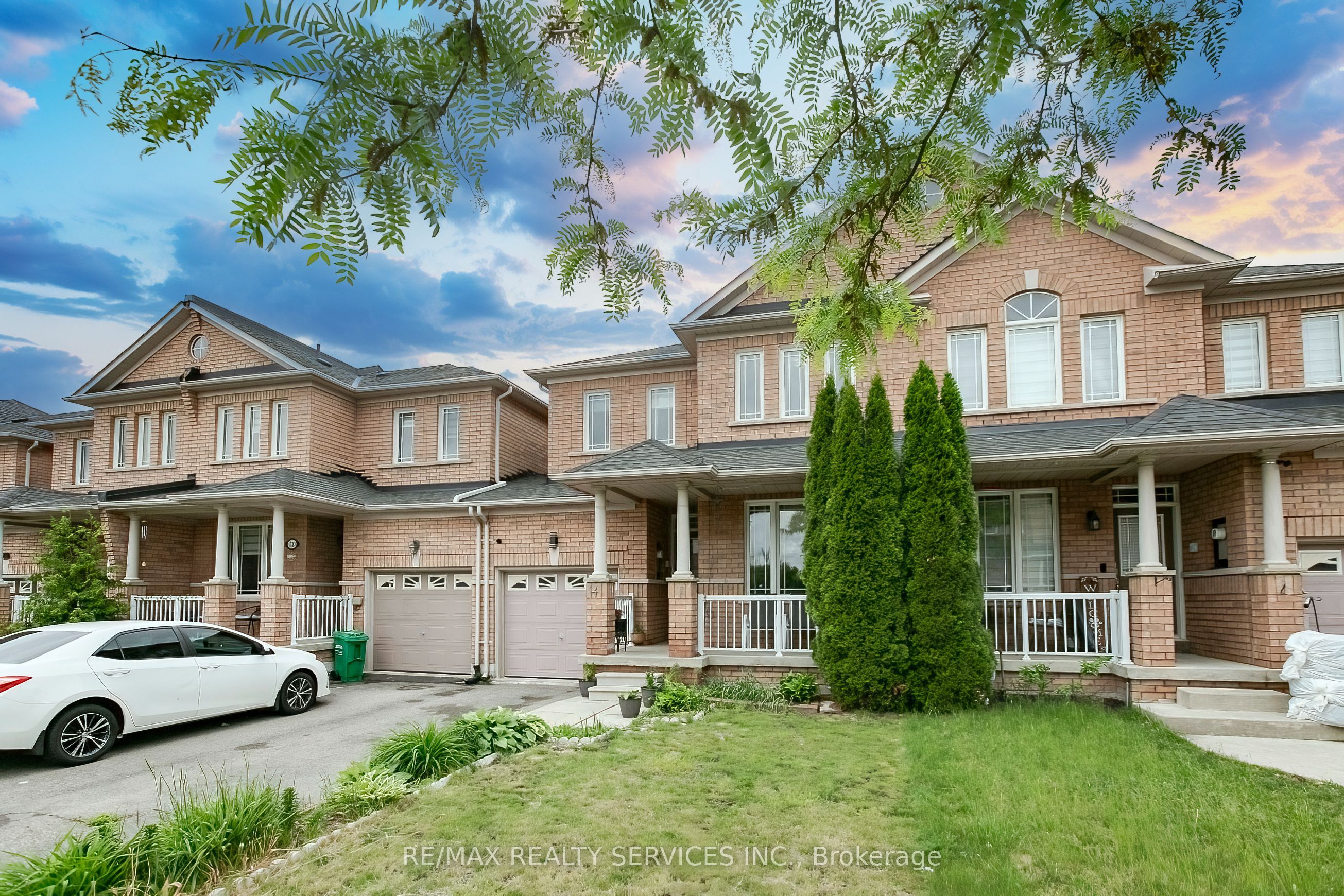 14 Eaglefield Gate, Brampton, ON L7A 3S2 photo 2