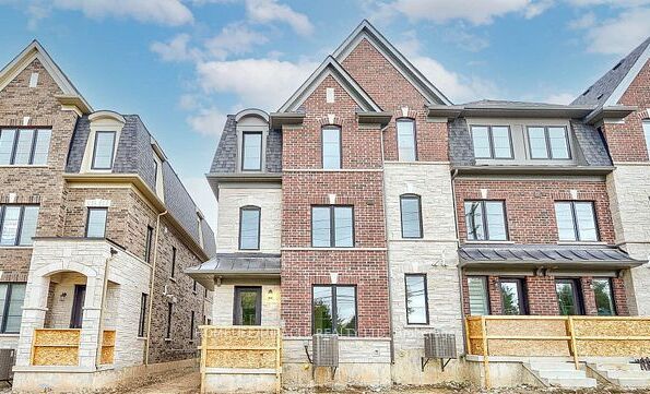 1449 National Common, Burlington, ON L7P 0V7