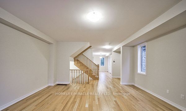 1449 National Common, Burlington, ON L7P 0V7 photo 4